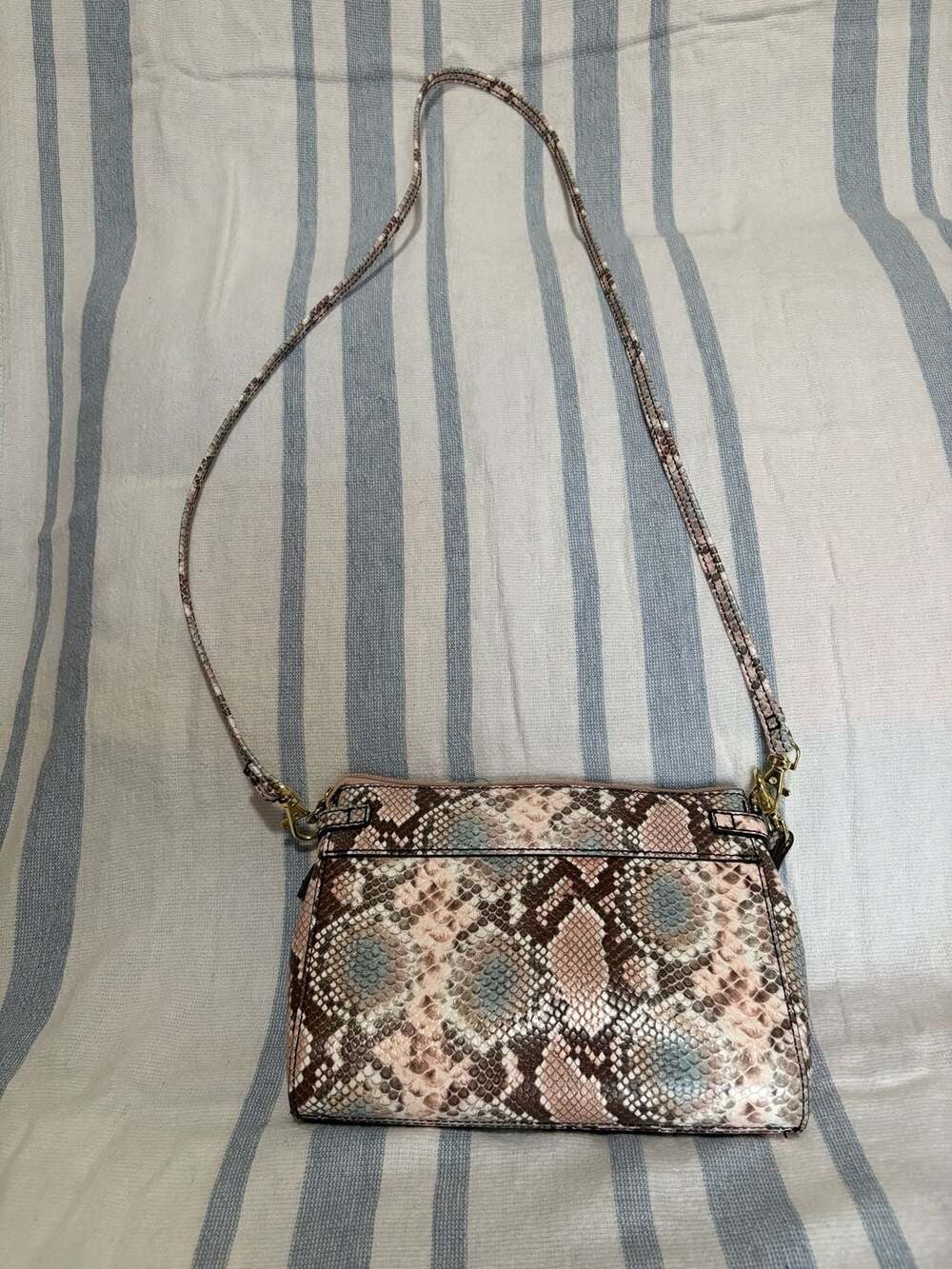 Liz Claiborne Snakeskin Print Convertible Crossbody Bag and Wristlet - Picture 3 of 5